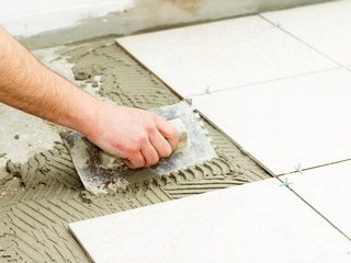 Как правильно укладывать керамическую плитку?