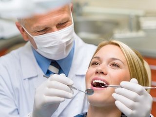 Нужна ли медкнижка стоматологу, зачем и где взять?